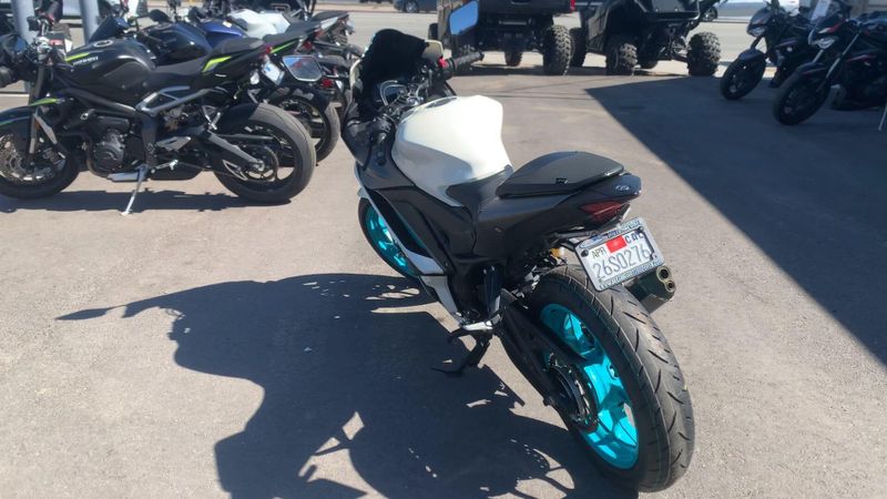 Used 2024 Yamaha YZF-R3 ABS Image 6