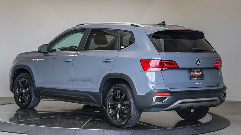 2022 Volkswagen Taos 1.5T SEImage 2