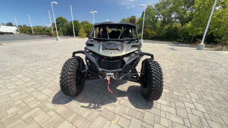 New 2026 Can-Am MAVERICK R MAX X RC WITH SMART-SHOX 999T DCT Image 4