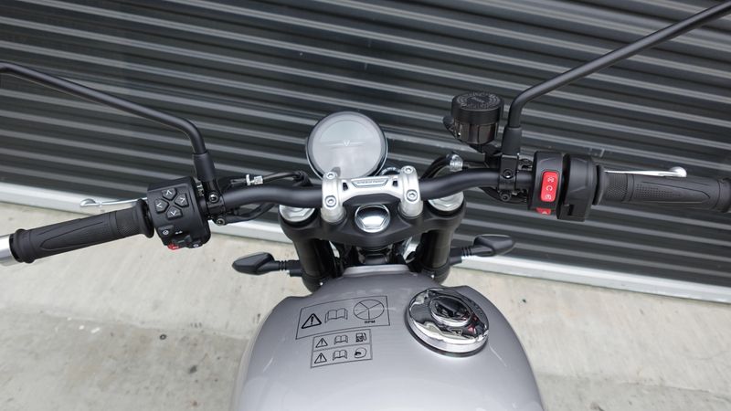 New 2025 Triumph Speed Twin 900 Base 