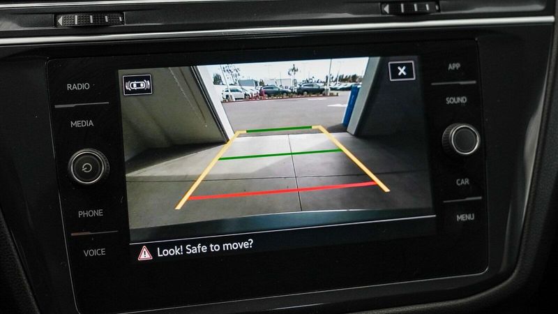 2022 Volkswagen Tiguan 2.0T SEImage 23