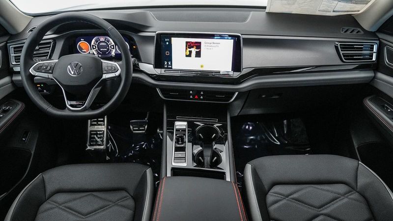 New 2025 Volkswagen Atlas 2.0T Peak EditionImage 13