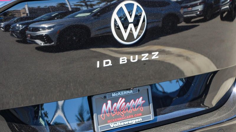 2025 Volkswagen ID. Buzz Image 12