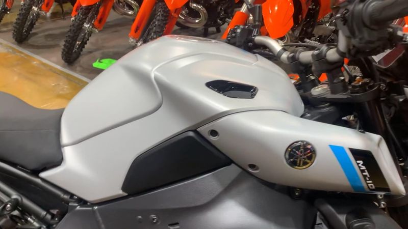 New 2025 Yamaha MT-10 Image 6