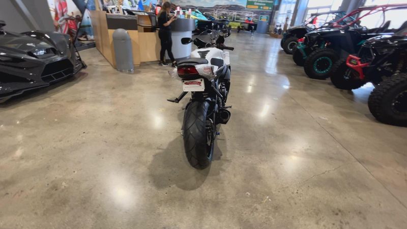 2020 Suzuki GSX-R750 Image 7