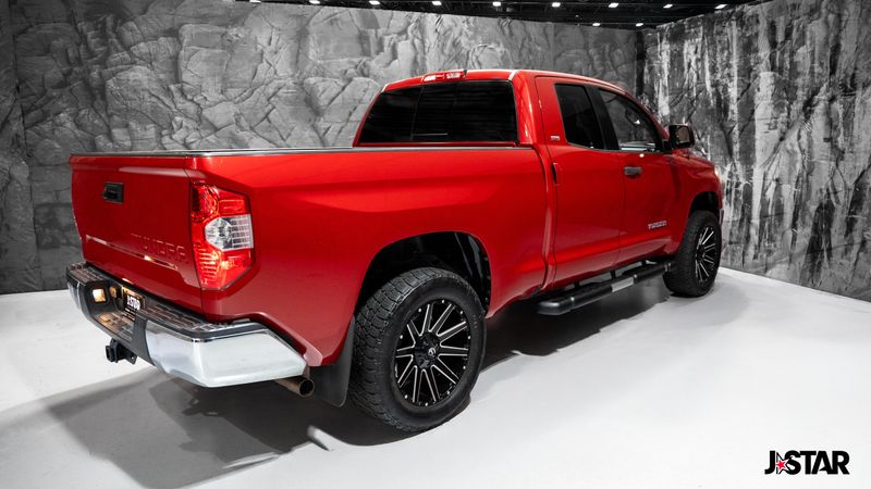2017 Toyota Tundra SR5 photo 25
