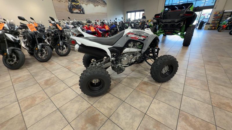 New 2026 Yamaha RAPTOR 700  in a ARMOR GREY exterior color. Vista Del Amo Motorsports 760-330-5665 delamomotorsports.com 