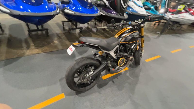 Used 2018 Ducati SCRAMBLER 1100 Image 8