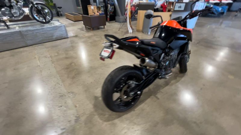 Used 2022 KTM 890 DUKE Image 8