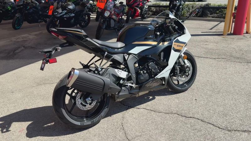 New 2026 Kawasaki NINJA ZX-6R Image 4
