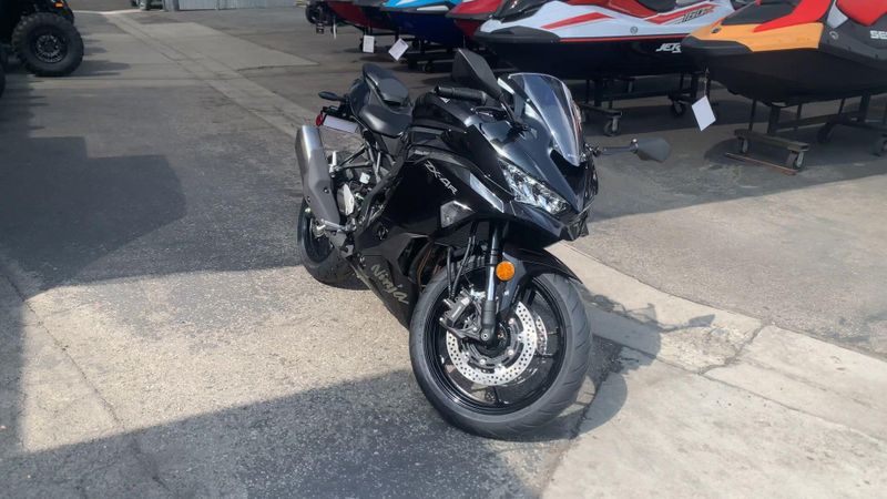 New 2026 Kawasaki NINJA ZX-4RR ABS Image 2