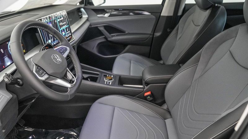New 2025 Volkswagen Tiguan 2.0T SEImage 19