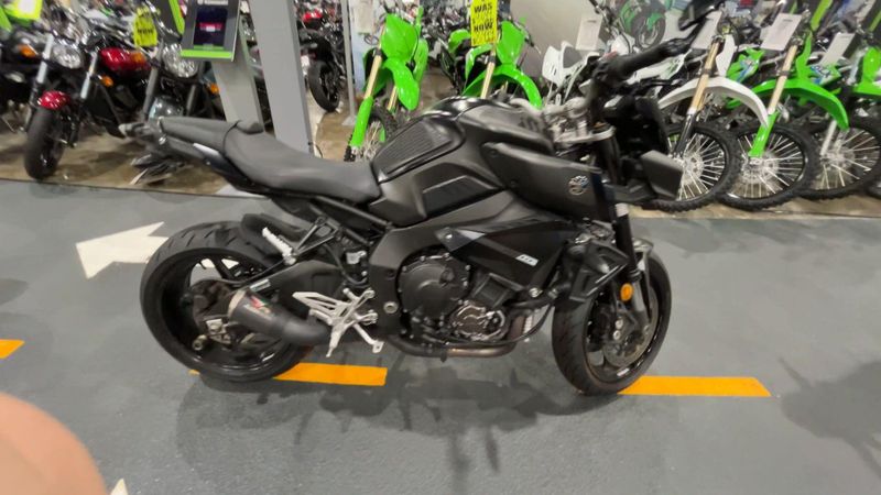 Used 2019 Yamaha MT-10 Image 9