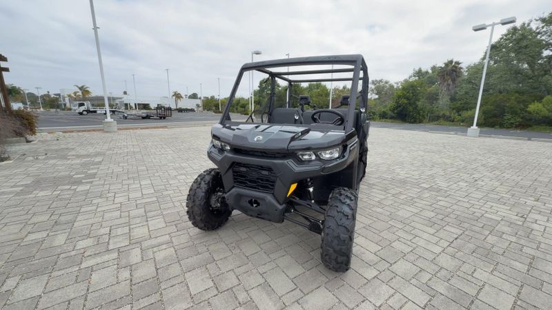 New 2026 Can-Am DEFENDER MAX DPS HD9 Image 5