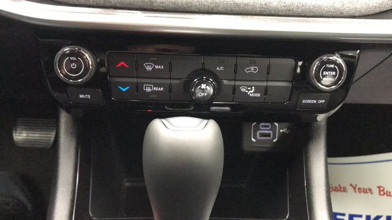 2024 Jeep Compass Latitude Lux 4x4Image 12