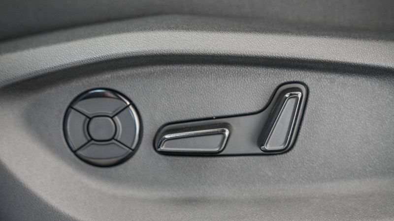 New 2025 Volkswagen Tiguan 2.0T SEImage 22
