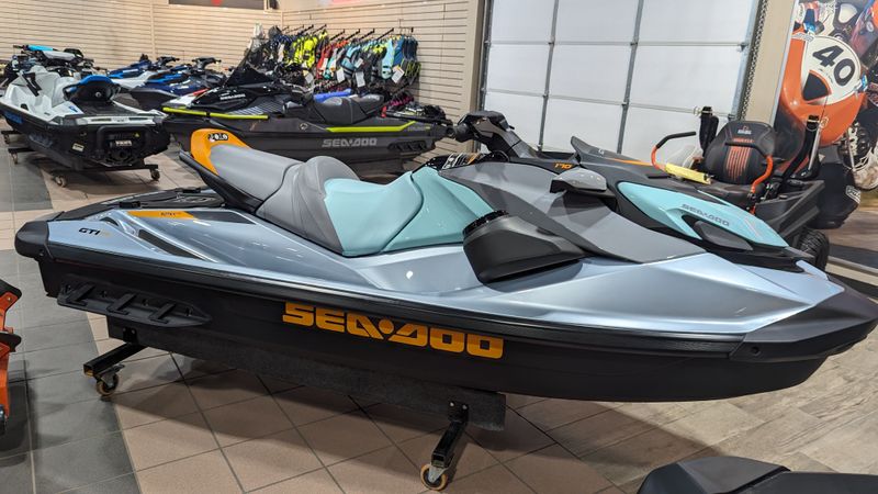 2024 SEADOO GTI SE 170 WITH SOUND SYSTEM IDF ICE METAL AND NEO MINT Image 5