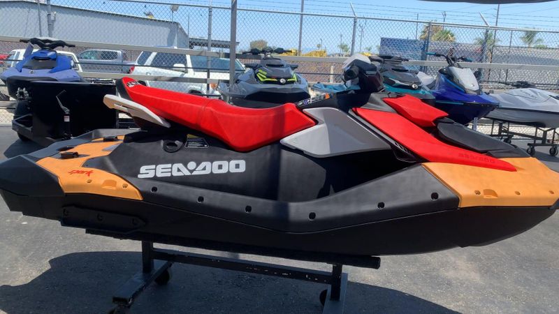 New 2024 Sea-Doo SPARK FOR 3 90 CONVENIENCE PACKAGE Image 7