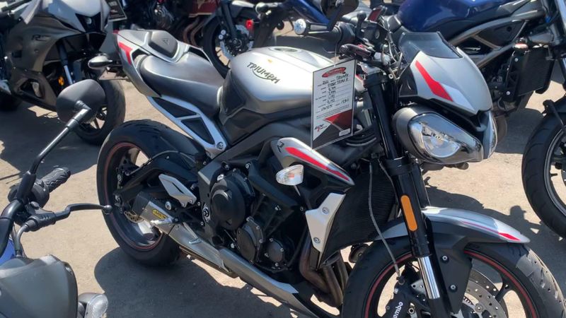 Used 2022 Triumph STREET TRIPLE R Image 5