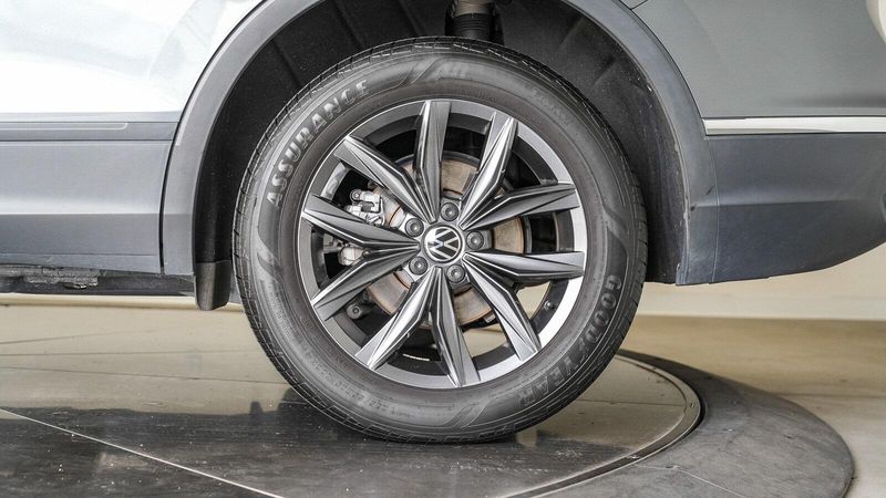 2022 Volkswagen Tiguan 2.0T SEImage 10