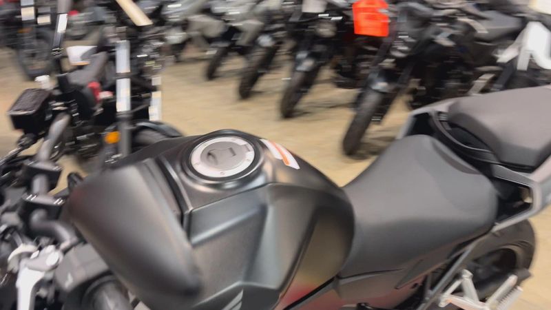 New 2025 Honda CB750 HORNET Image 8