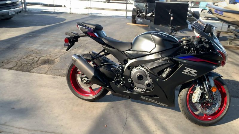 New 2026 Suzuki GSX-R600 Image 2