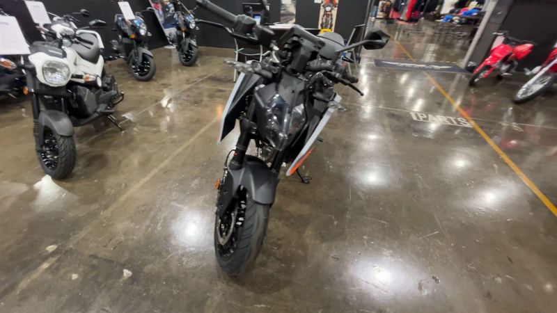 New 2026 KTM 250 DUKE Image 3
