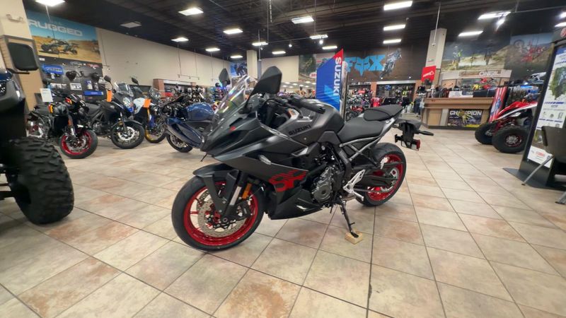 New 2027 Suzuki GSX-8R Image 5