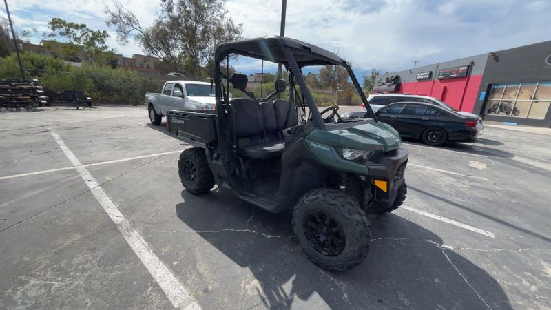 Used 2023 Can-Am DEFENDER DPS HD7 Image 2