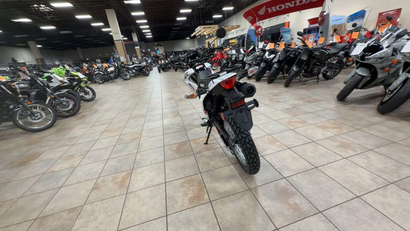 New 2025 Honda XR150L Image 8