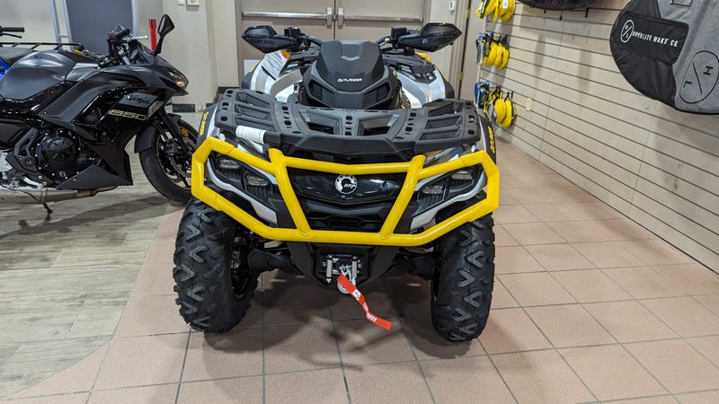 2024 CAN-AM OUTLANDER XTP 1000R HYPER SILVER AND NEO YELLOWImage 5