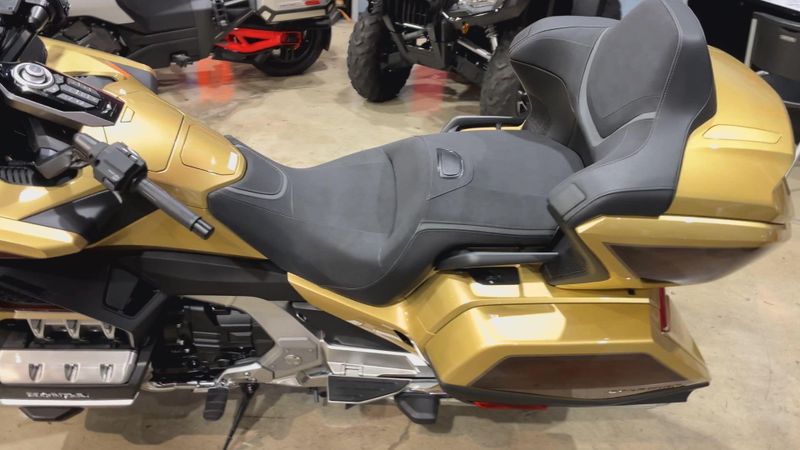 New 2025 Honda GOLDWING TOUR DCT Image 9