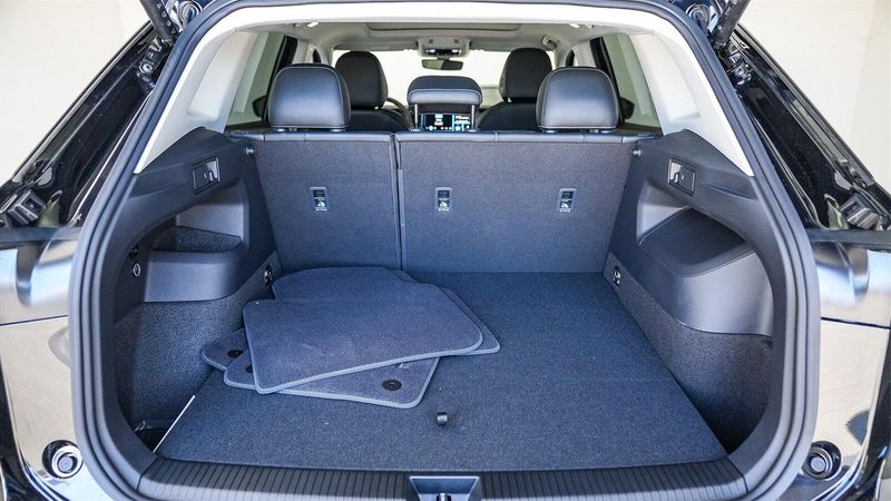 New 2025 Volkswagen Tiguan 2.0T SEImage 11