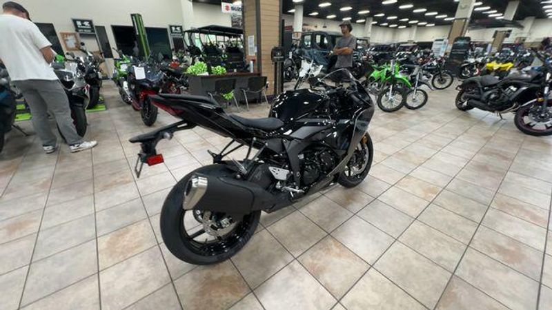 New 2026 Kawasaki NINJA ZX-6R ABS Image 4