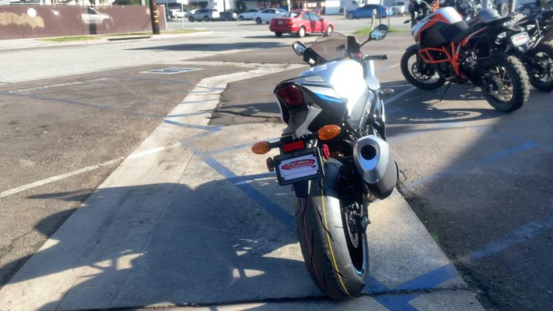 New 2025 Suzuki GSX-R1000R Image 8