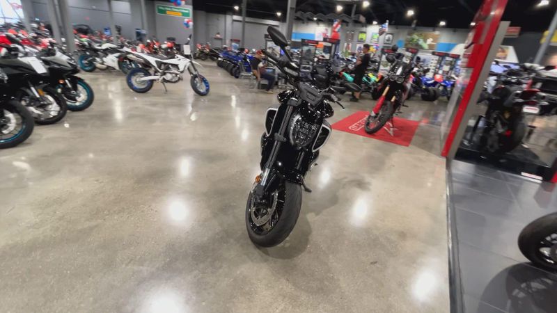 2024 Ducati DIAVEL V4 - DEMO Image 3
