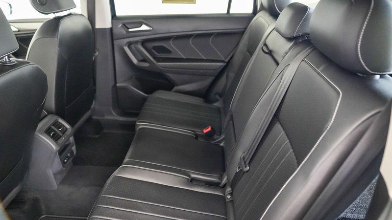 2022 Volkswagen Tiguan 2.0T SEImage 17