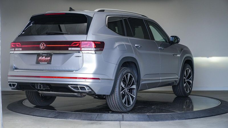 2025 Volkswagen Atlas 2.0T SEL Premium R-LineImage 4
