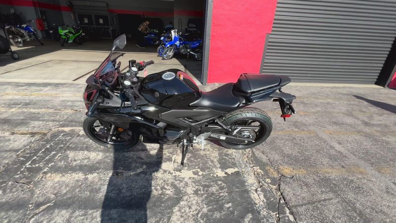 New 2026 Yamaha YZF-R3 ABS Image 5