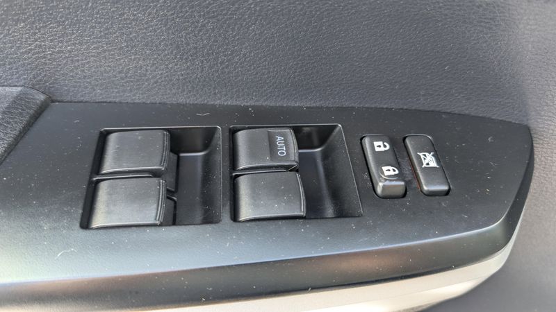 Used 2015 Toyota Tundra 4WD Truck Image 18