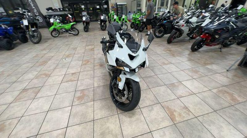 New 2026 Kawasaki NINJA ZX-6R Image 7