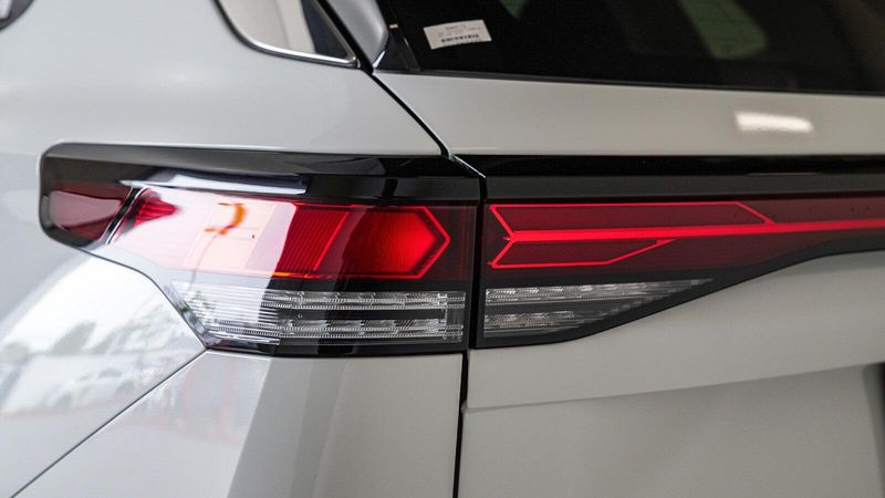 New 2025 Volkswagen Tiguan 2.0T SEImage 10