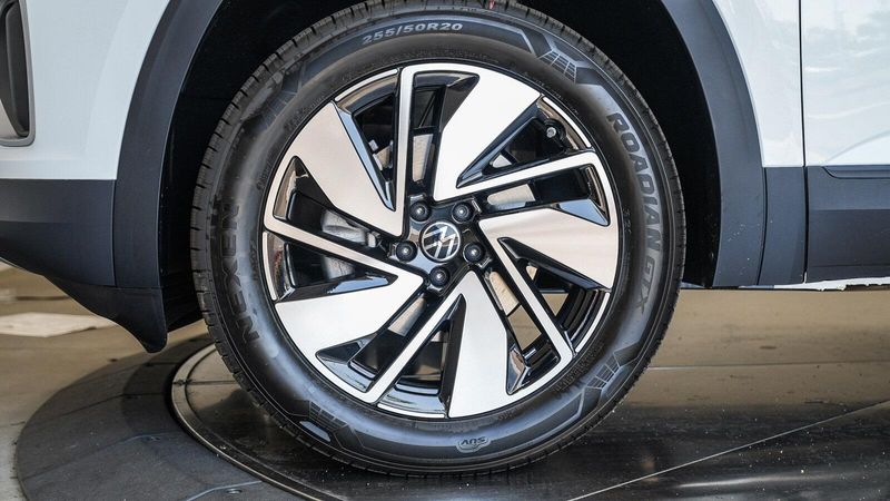 New 2025 Volkswagen Atlas 2.0T SE w/TechnologyImage 10