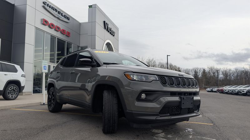 Used 2023 Jeep Compass AltitudeImage 3