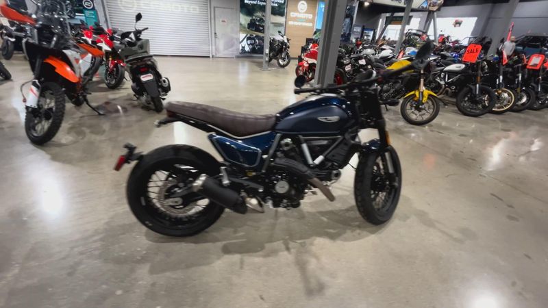 New 2025 Ducati SCRAMBLER 800 NIGHTSHIFT Image 9