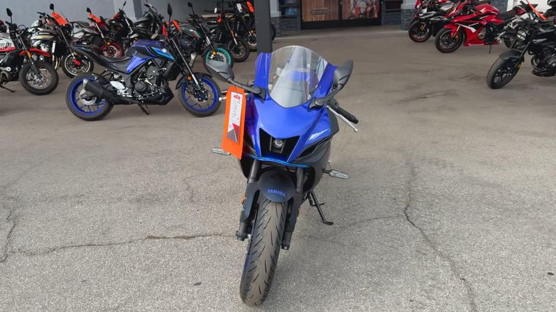 Used 2022 Yamaha YZF R7 Image 7