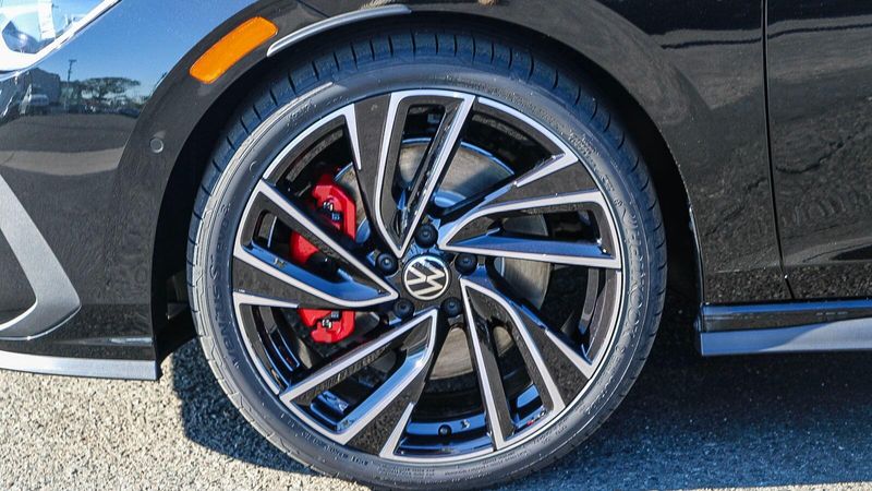 2024 Volkswagen Golf GTI AutobahnImage 9