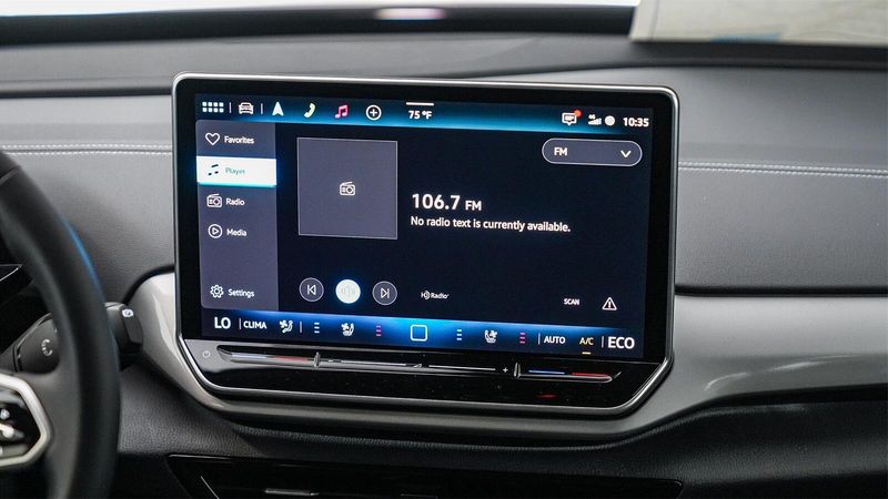 New 2025 Volkswagen ID.4 Pro SImage 15