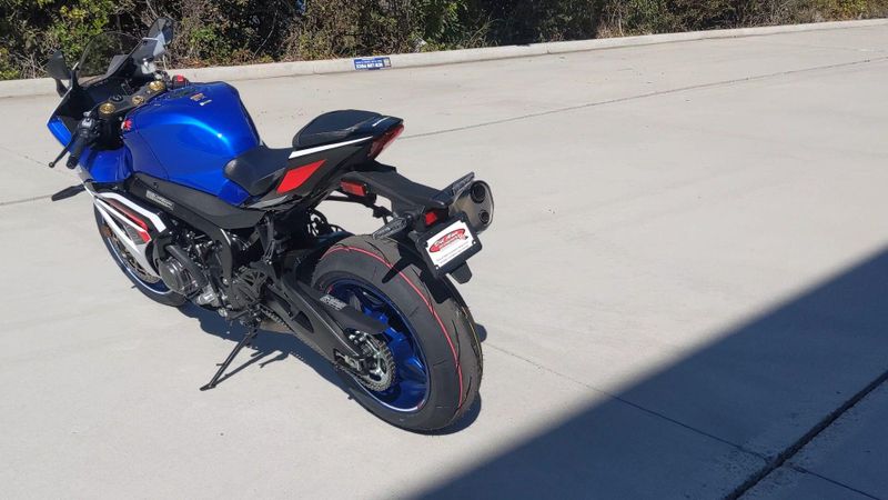 New 2027 Suzuki GSX-R1000 40TH ANNIVERSARY EDITION Image 2