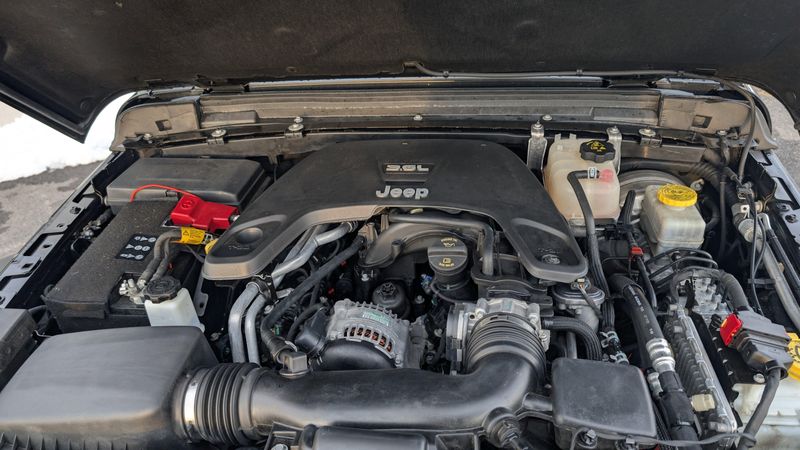 Used 2021 Jeep Wrangler Unlimited Sport AltitudeImage 10